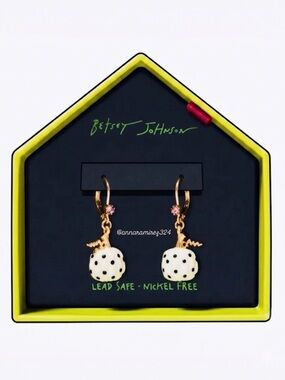 NWT ⚜️🖤⚜️ BETSEY JOHNSON WHITE PUMPKIN BLACK POLKA DOT DROP EARRINGS